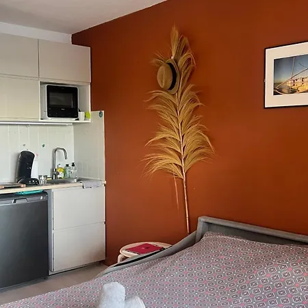 La Cachette 36 Apartment *
